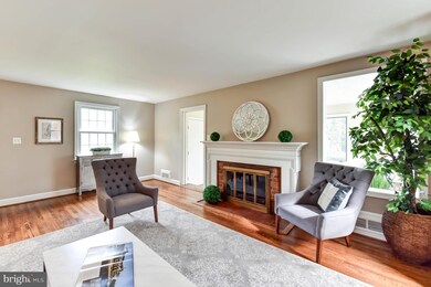 2802 King St, Alexandria, VA 22302 - photo 4