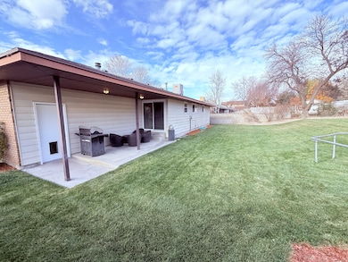 10329 S Silver Willow Dr, Sandy, UT 84070 - photo 5