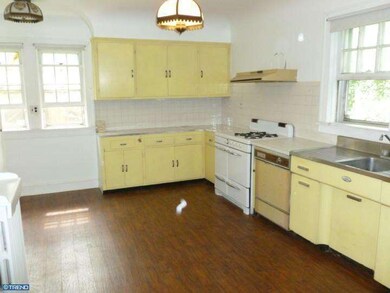 38 W Linden Ave, Collingswood, NJ 08108 - photo 4