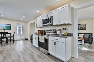 11 Bennett St, Nashua, NH 03064 - photo 6