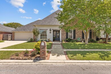 2-web-or-mls-807 S Michot Rd-2
