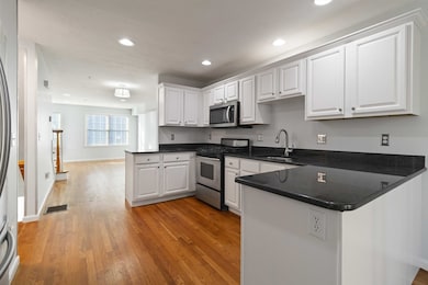 47 Alder St unit 6, Waltham, MA 02453 - photo 3