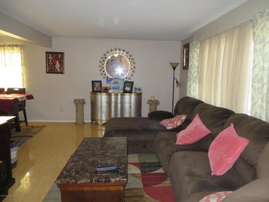 441 Willow Rd E unit 1, Staten Island, NY 10314 - photo 3