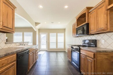 unlisted-address, Broken Arrow, OK 74014 - photo 4