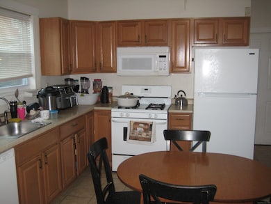 90 Tom Thumb St, Bridgeport, CT 06606 - photo 7