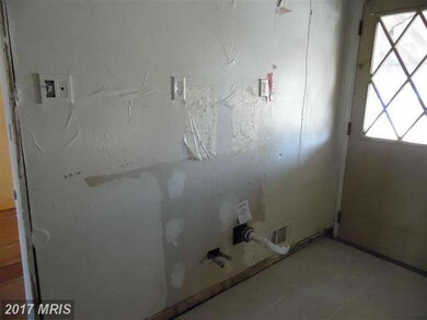 3824 Sinclair Ln, Baltimore, MD 21213 - photo 5