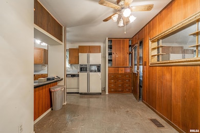 1519 Pekin St, Lincoln, IL 62656 - photo 7