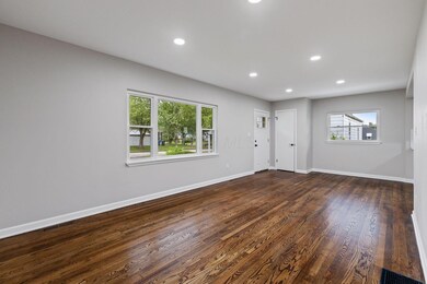 2025-5-22 1060 E Markison Ave 023