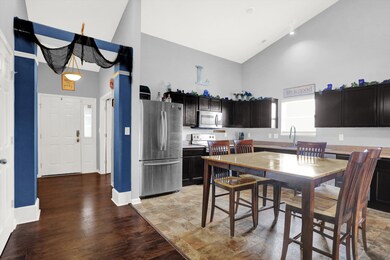 2572 Ashton Ln, Greenwood, IN 46143 - photo 6