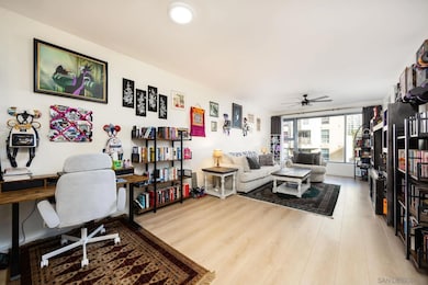 Metrome unit 606, San Diego, CA 92101 - photo 2