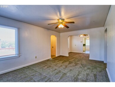 212 SE Isaac Ave, Pendleton, OR 97801 - photo 7