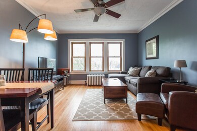 2051 W Ainslie St unit 3W, Chicago, IL 60625 - photo 2