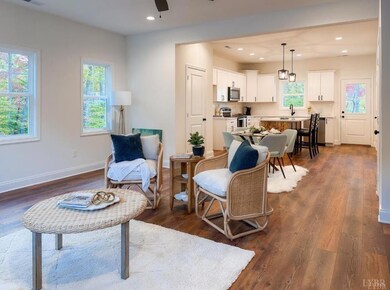 110 Aaron Place unit 613, Lynchburg, VA 24502 - photo 6