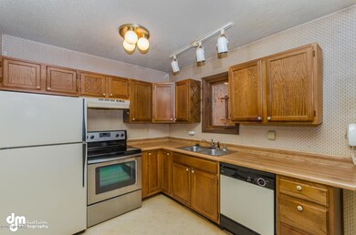 1201 W Gail Dr Wasilla AK-large-015-Kict