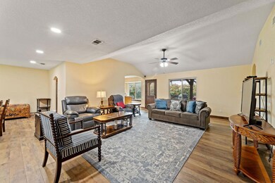 2001 Cedar Grove Ln, Bedford, TX 76021 - photo 3