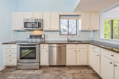 301 River W, Greenwich, CT 06831 - photo 3