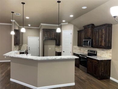 3215 Windcrest Dr, Granbury, TX 76049 - photo 4