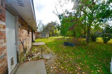 8831 Brackley Ln, Houston, TX 77088 - photo 4