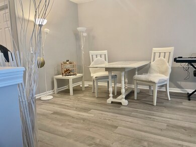 351 Town Place Cir unit 307, Buffalo Grove, IL 60089 - photo 5