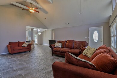 4821 County Road 424 unit 1, Alvin, TX 77511 - photo 7