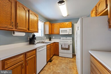 9340 Sea Oat Ct, North Beach, MD 20714 - photo 7