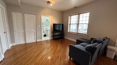 2819 W Rosemont Ave unit 1, Chicago, IL 60659 - photo 3