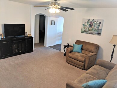 Living Room> Hall