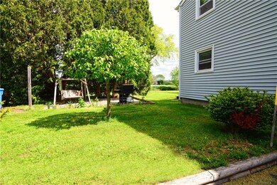 762 Green End Ave unit 1, Middletown, RI 02842 - photo 2