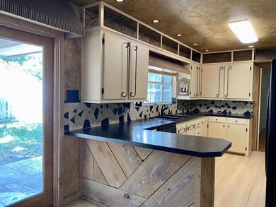 1211 W Elk Ave, Duncan, OK 73533 - photo 7