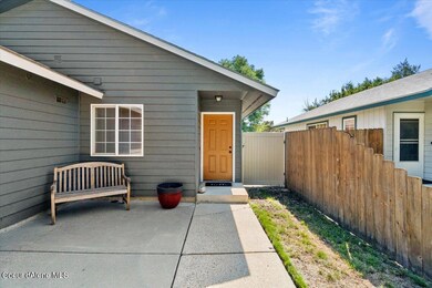 892 W Kyler Ave, Hayden, ID 83835 - photo 2