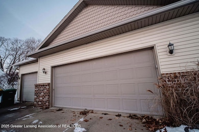 5323 Mirage Cir unit 22, Dimondale, MI 48821 - photo 3