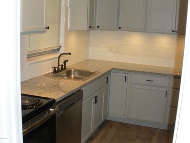 6423 Ledbury Dr S, Jacksonville, FL 32210 - photo 5