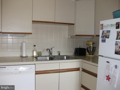 383 Lakeside Rd unit 203, Ardmore, PA 19003 - photo 6