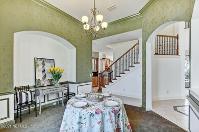 Diningn Room to stairway