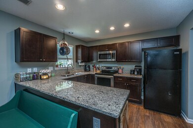 3032QueensgateWay012kitchen 1