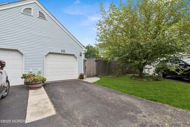 10 Whittier Ct, Freehold, NJ 07728 - photo 2