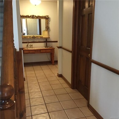 873 Thomas Fox Dr W, North Tonawanda, NY 14120 - photo 2