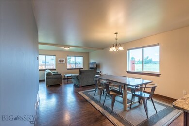 Dining area with elbow room