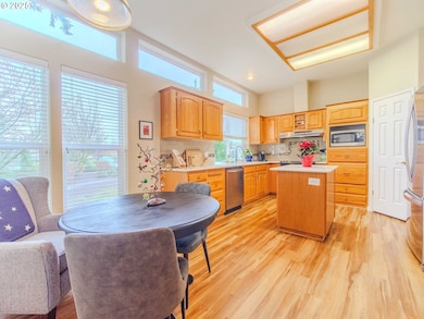 17572 NW Shady Fir Loop unit 24, Beaverton, OR 97006 - photo 3