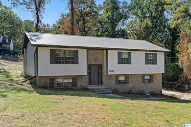 1317 W Navajo Dr, Alabaster, AL 35007 - photo 2