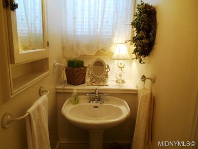 Upper level bath