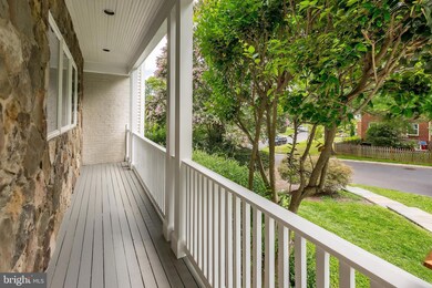 7001 W Greenvale Pkwy, Chevy Chase, MD 20815 - photo 4