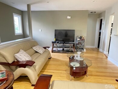 302 Michaels Ct unit 302, Woodbridge, NJ 07095 - photo 7