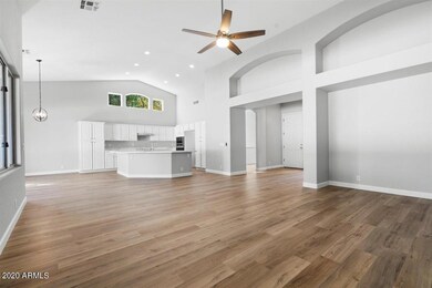 04-Family Room to Kitchen