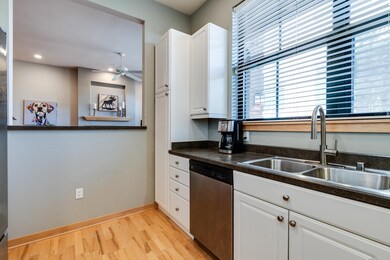 530 W Doty St unit 101, Madison, WI 53703 - photo 7