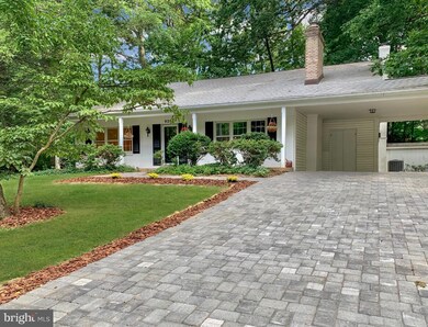 9204 Saint Marks Place, Fairfax, VA 22031 - photo 5