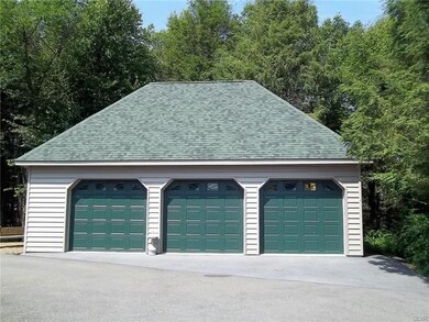 Side of home - Additional Detached 3 Car garage