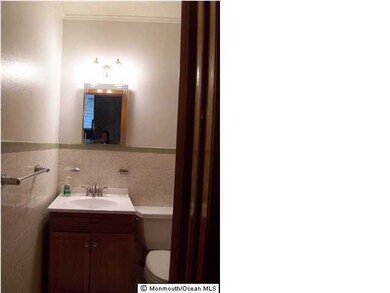 679 Franklin Dr, Perth Amboy, NJ 08861 - photo 2