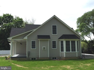 305 S 11th St, Purcellville, VA 20132 - photo 4