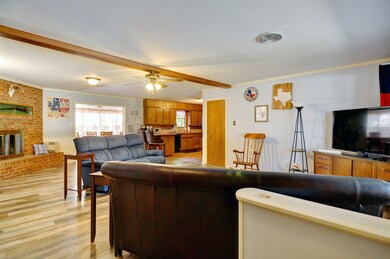 1111 Crestwood Dr, Cleburne, TX 76033 - photo 4